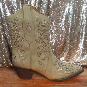 Elegant Embellished Khaki Tan Western Boots With Silver Sparkle Sz 8.5